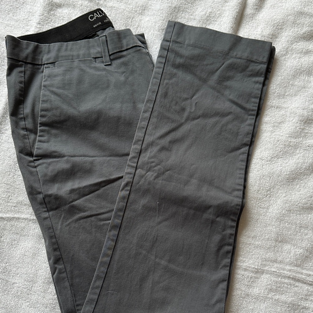 Calvin Klein Men's Gray Flat-Front Chinos